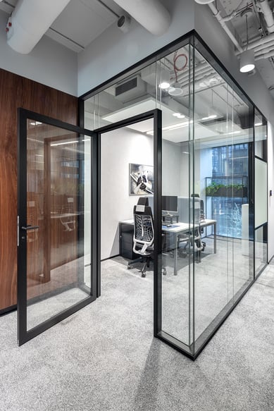 Glass System Nowe Biuro  lato 2024 fot Szymon Polanski-6137-1